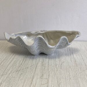 Elegant light blue and white Shell-Shaped Decorative Bowl
